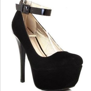 Black 4” stiletto closed-toe heels